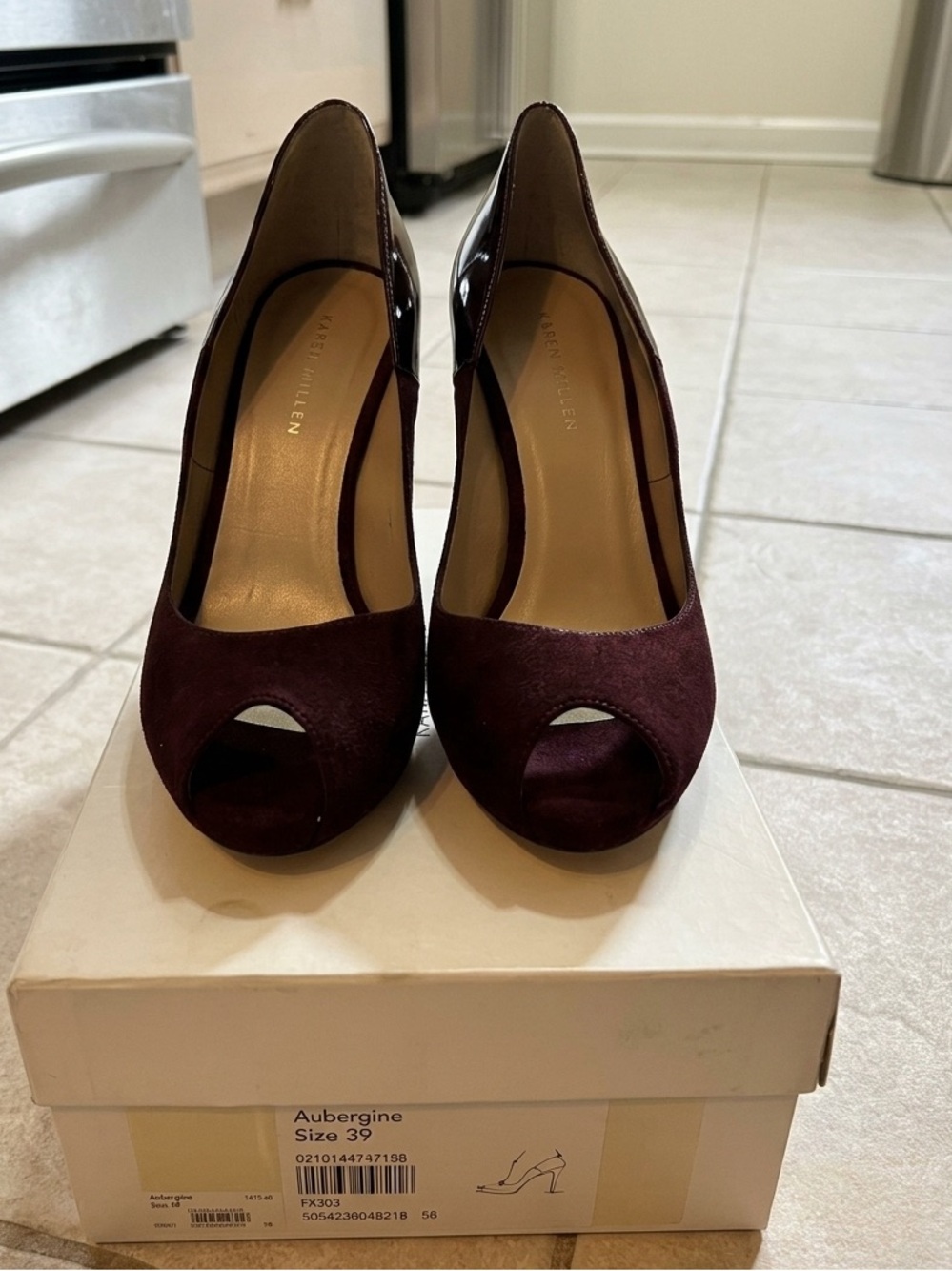 Karen Millen burgundy suede and patent leather 4” heels 39/8.5 NWTS